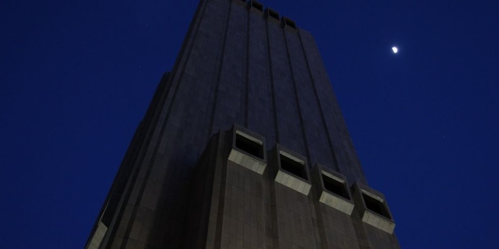 000008-article-header