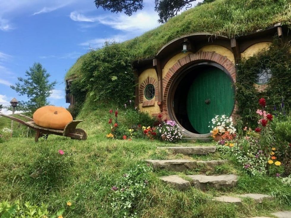 11 ways to establish worldbuilding in your story