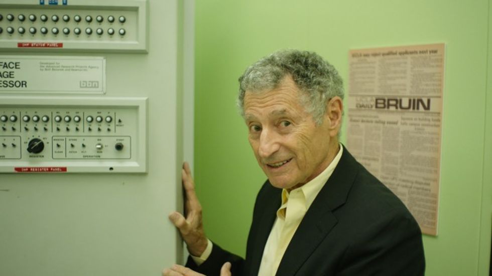 16579_loandbeholdreveriesoftheconnectedworld_still1_leonardkleinrock_bypeterzeitlinger-1