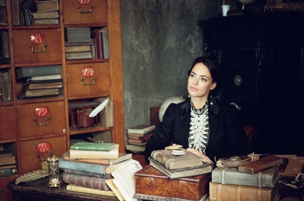 20174-the_childhood_of_a_leader_2_-_berenice_bejo_credit_agatha_a-_nitecka