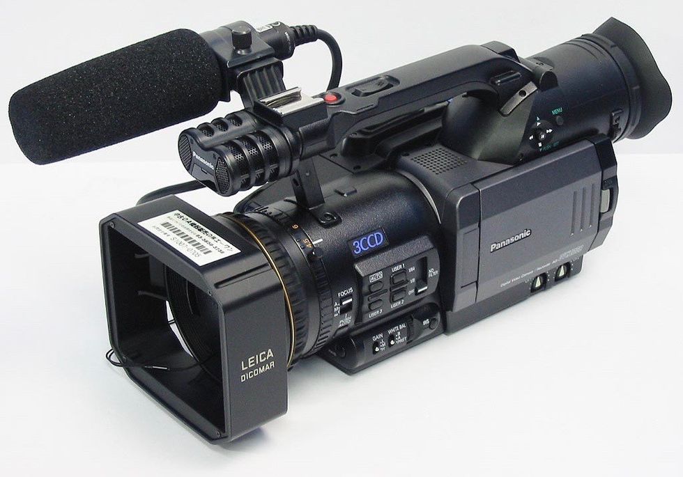 583eeb6440b743510c57feec_panasonic_dvx100
