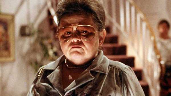 A close-up of Zelda Rubinstein as Tangina in Poltergeist