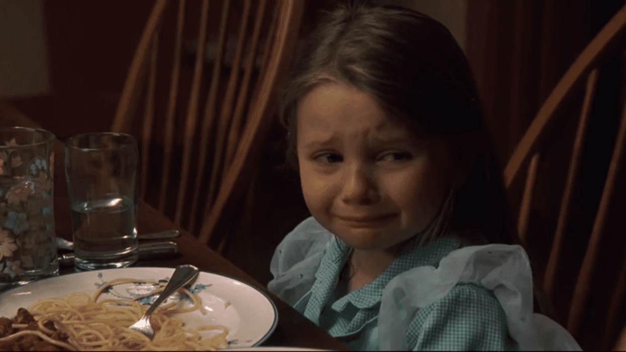 A still from Signs (2002)