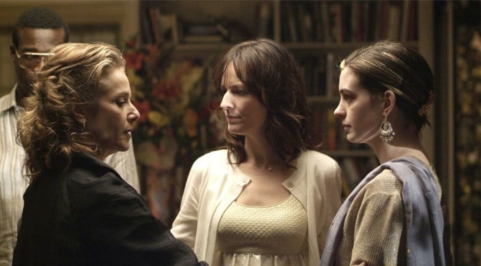 A still of three women talking from 'Rachel Getting Married' (2007)