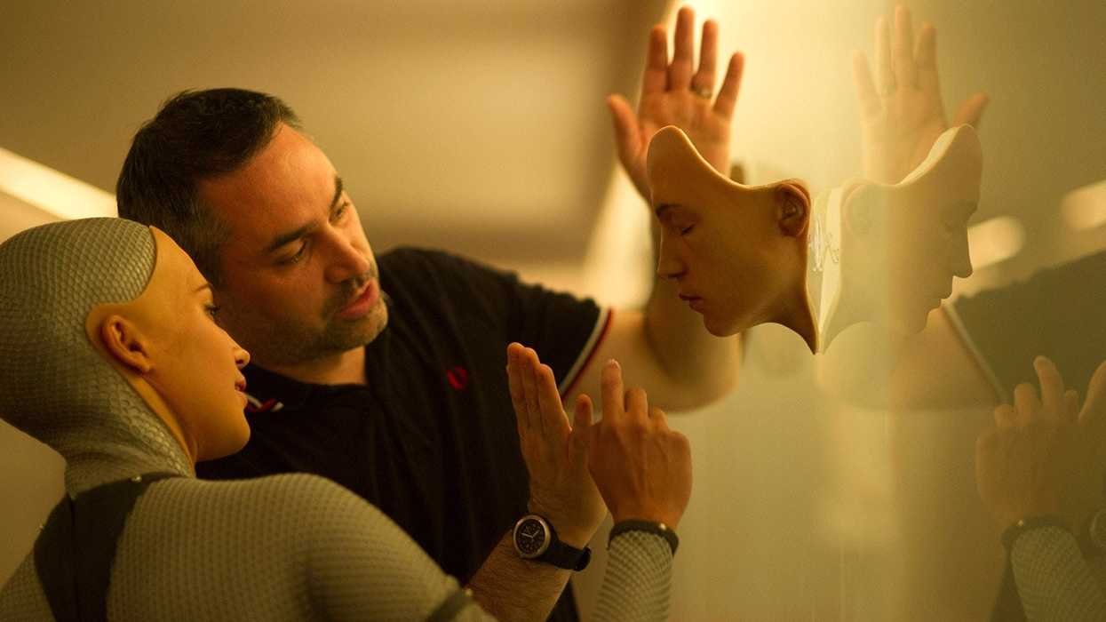 Alex-garland-ex-machina-director-alicia-vikander