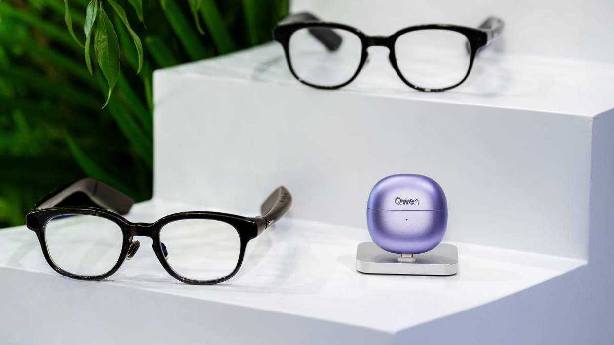 Alibaba Qwen Glasses