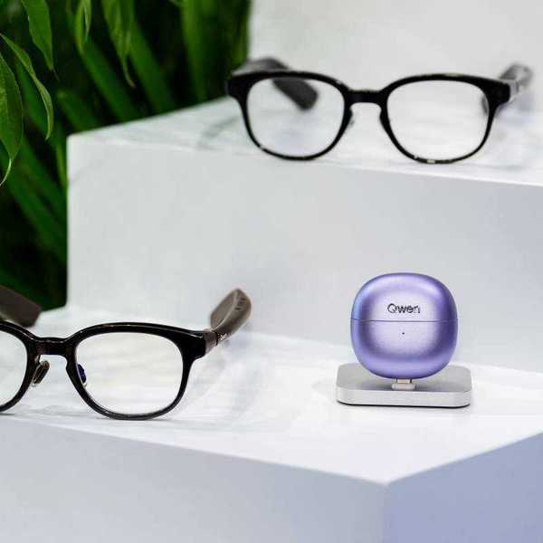 Alibaba Qwen Glasses