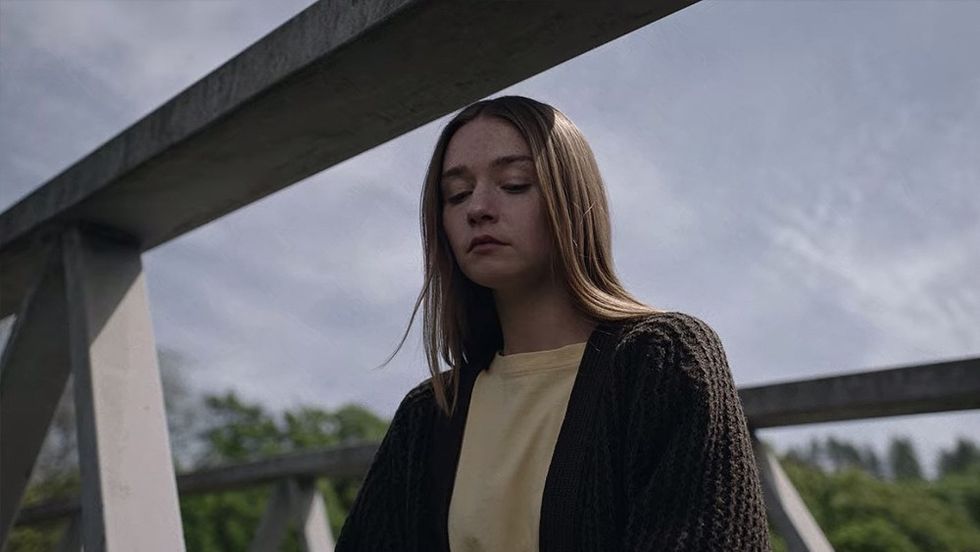 Alyssa (Jessica Barden) at the bridge in 'The End of the F***ing World'