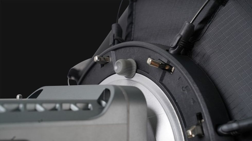 amaran lightdome mini SE locking mechanism