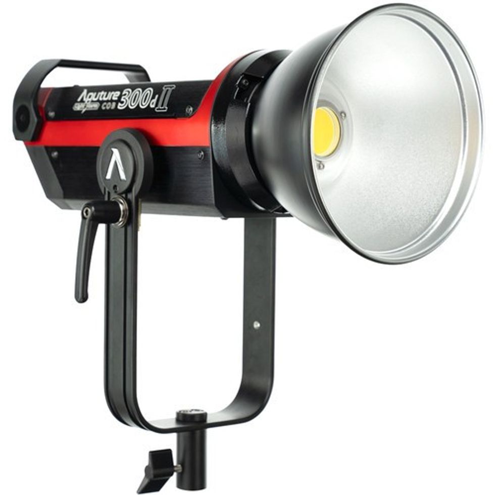Aputure_lsc300diivkit_light_storm_c300d_mark_1560940549_1483694