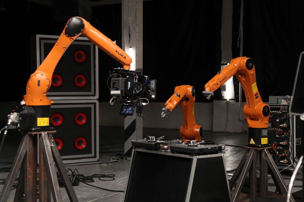 Learn How Robots Took Control of the Brilliant Music Video 'Automatica'