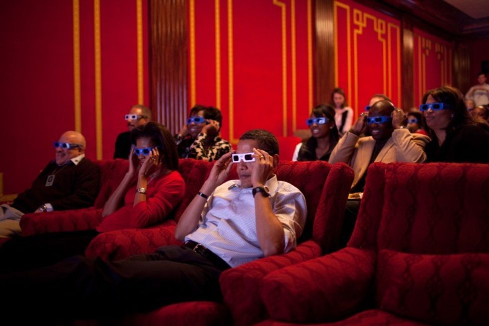 Barack_and_michelle_obama_looking_the_2009_superbowl_with_3-d_glasses_0