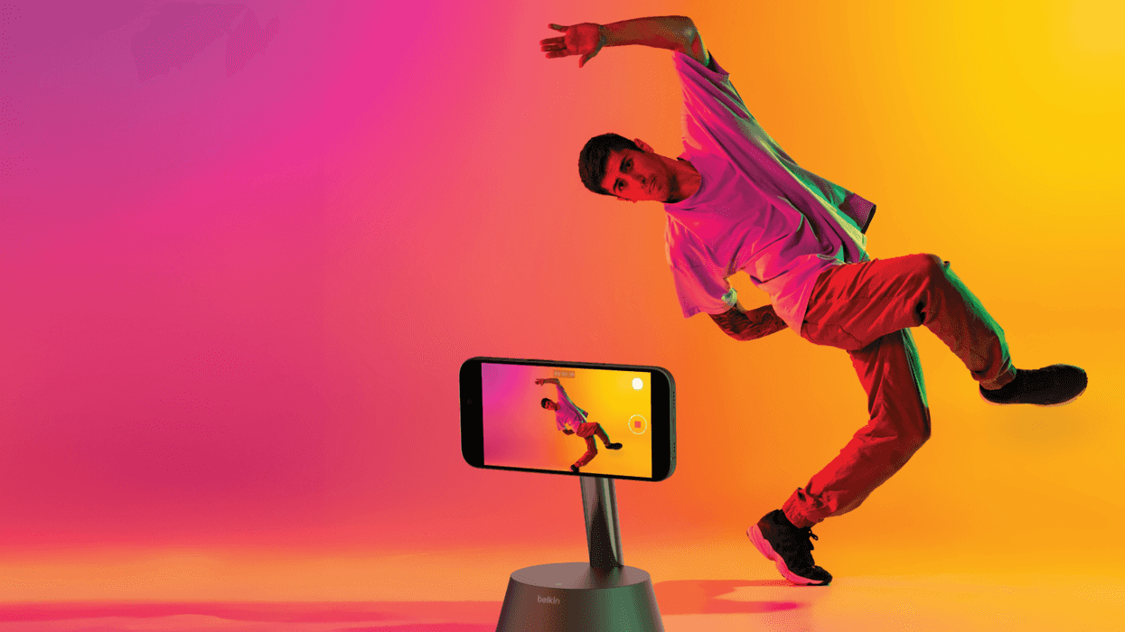 Belkin Auto-Tracking Stand Pro with DockKit
