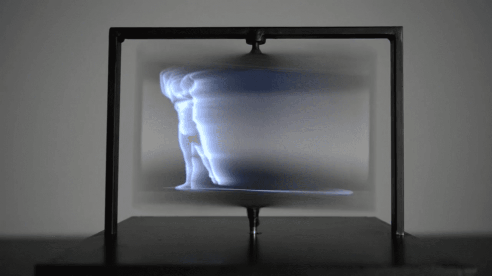 Benjamin_muzzin_full_turn_uses_revolving_screens_to_create_a_hologram