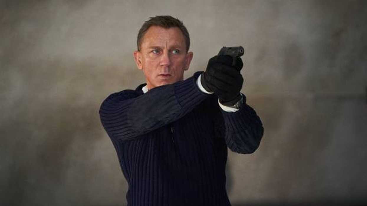 Bond_sweater