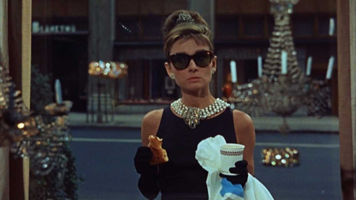 Breakfast-at-tiffanys-audrey-hepburn-film-still-feature-700x375-1-1280x720