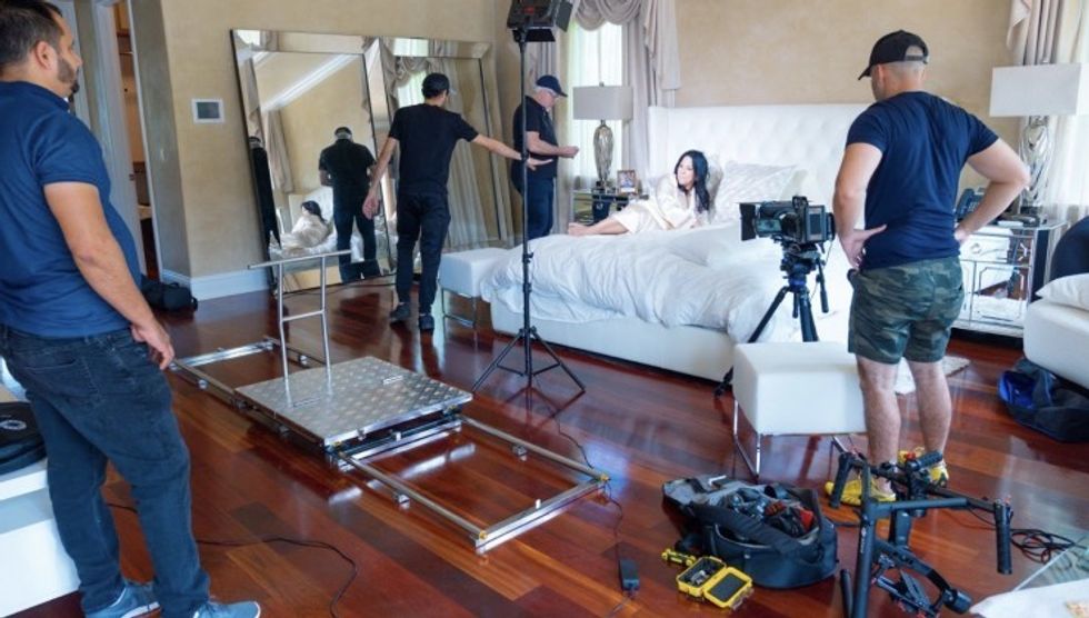Caludia_perez_bts_music_video_2