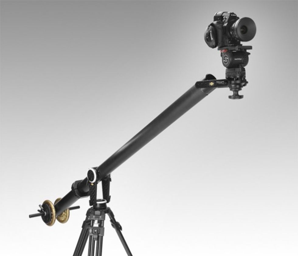 Canon-camera-on-cinevate-axis-jib-616x528