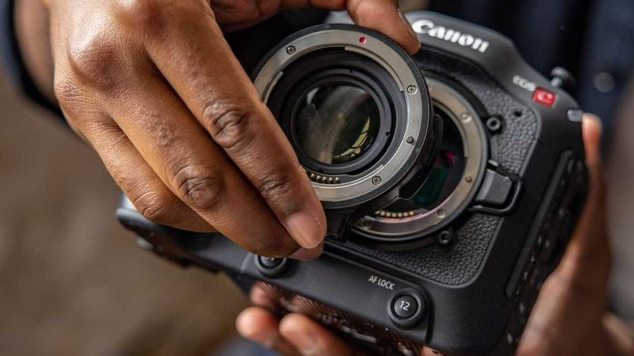 Canon_ef_r_mount_adapter