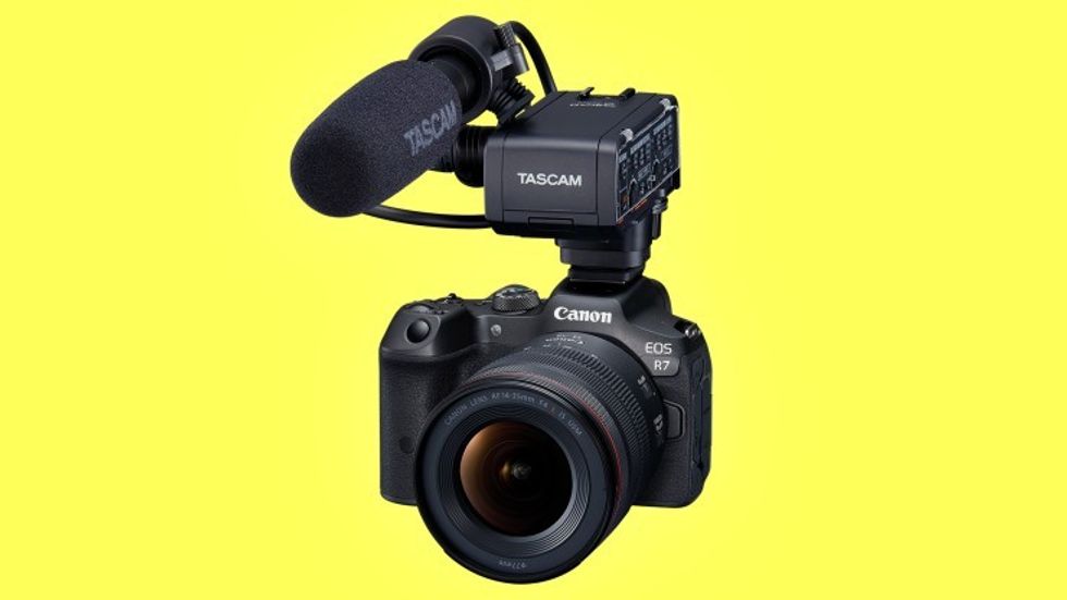 Canon EOS R7 Smart Shoe