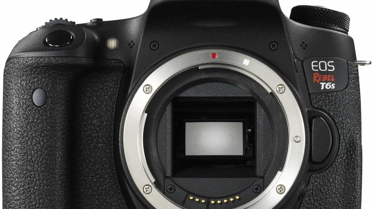 Canon_t6s_front_no_lens