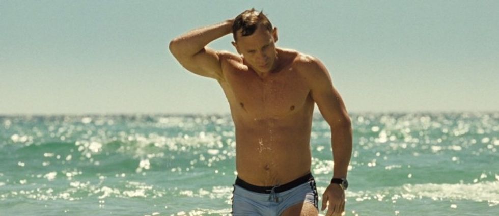 Casino_royale_bond_in_the_sea