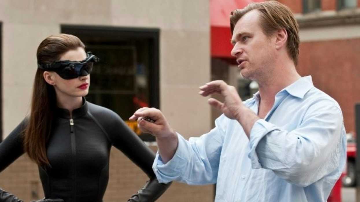 Christopher-nolan-anne-hathaway-dark-knight-rises-set-750x400