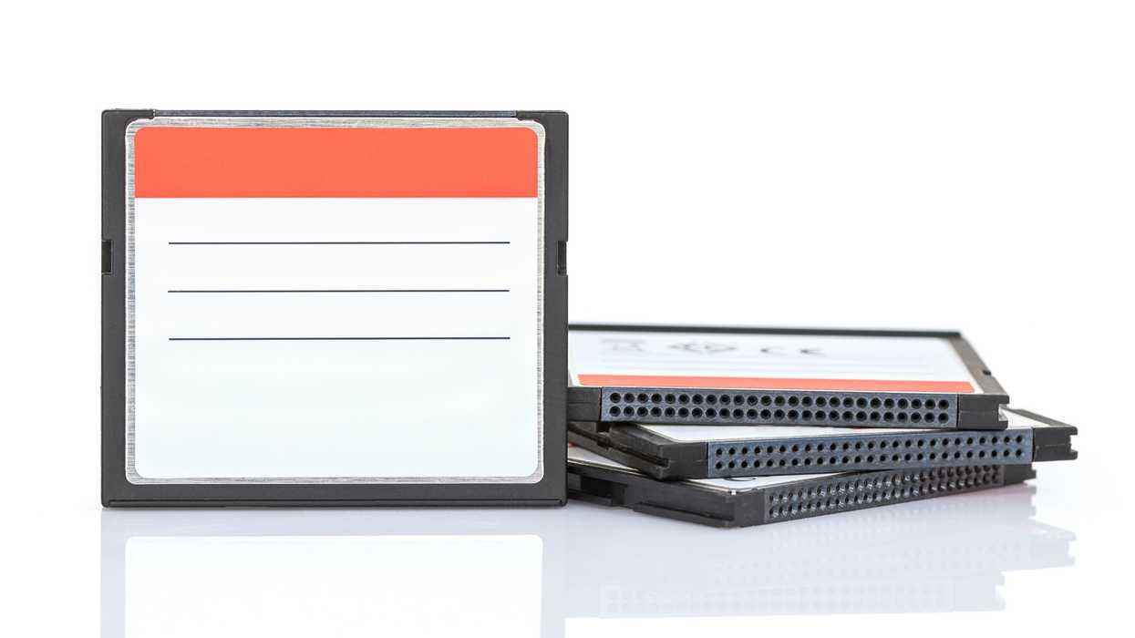 Compact-flash-memory-card-pe4525t