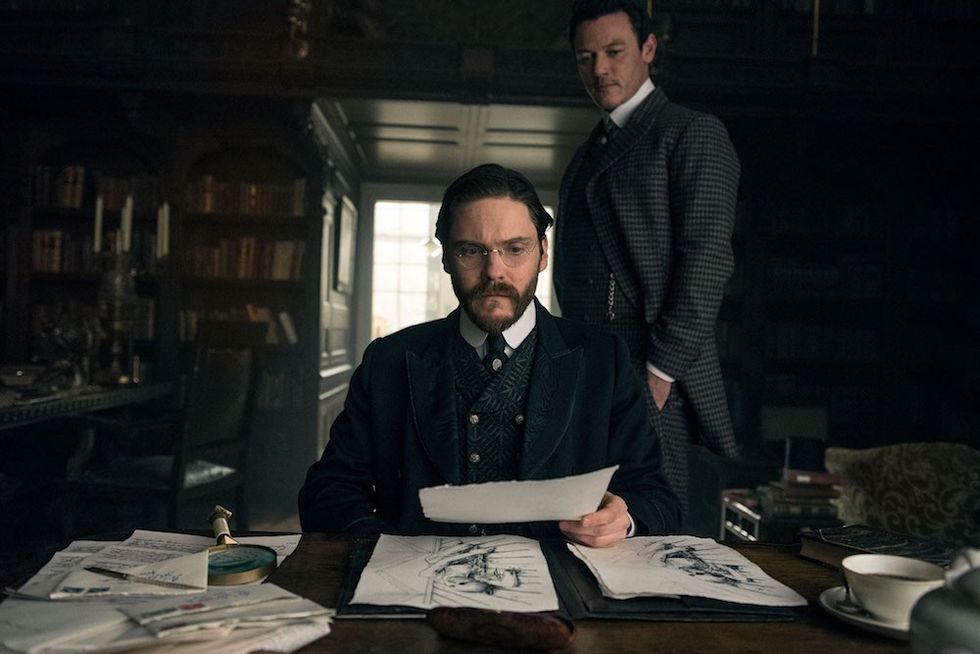 Daniel Bruhl and Luke Evans in The Alienist