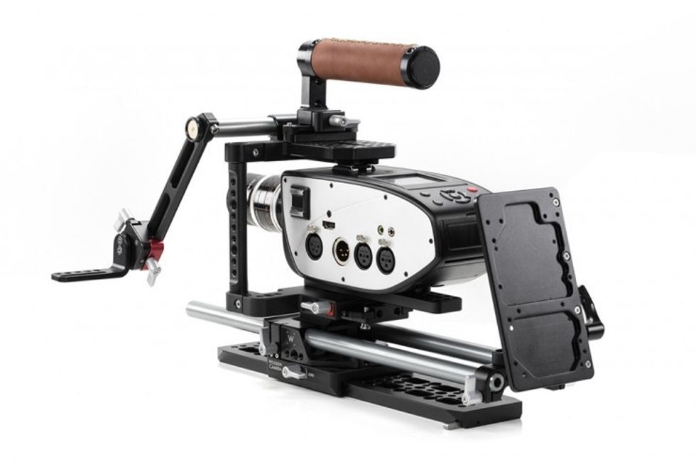 Digital-bolex-raw-recording-2k-hd-high-definition-camera-hdmi-pl-mount-interchangeable-lenses-video-film-filmmaking-wooden-camera-rig