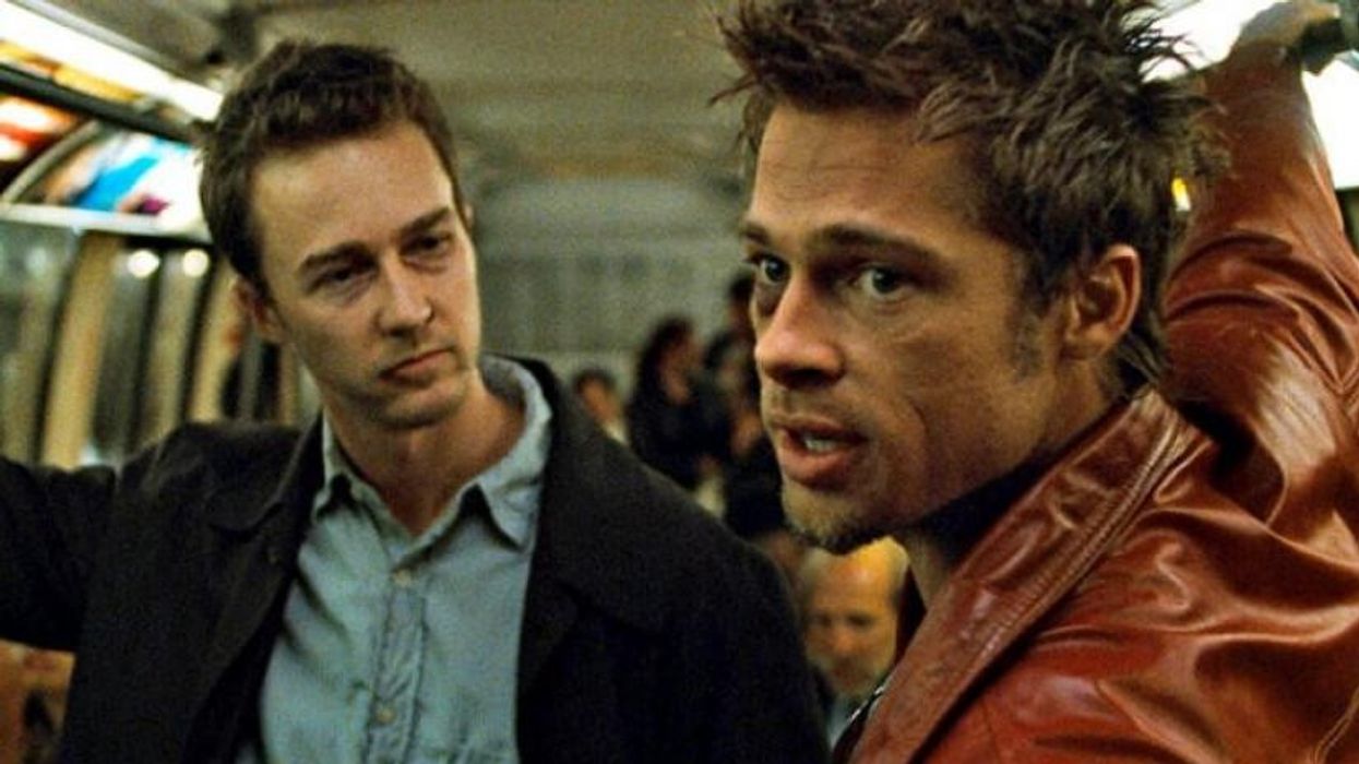 Edward Norton as the Narrator and Brad Pitt as Tyler Durden riding the bus in 'Fight Club
