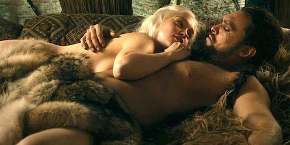 Emilia_clarke_and_jason_momoa_intimacy_scenes