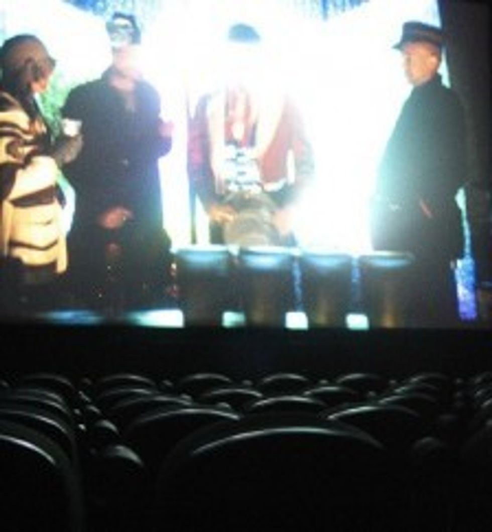 Empty-theater-3-by-pinprick-224x242