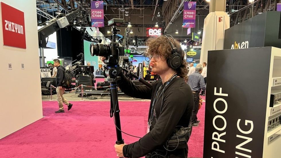 Fujifilm X-H2s on Monopod