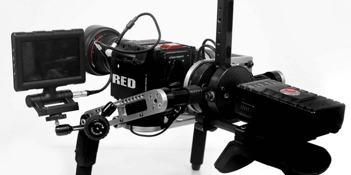 Gimball Rig Check out the GimbalGunner; a Hybrid Brushless Gimbal/Shoulder Rig ...