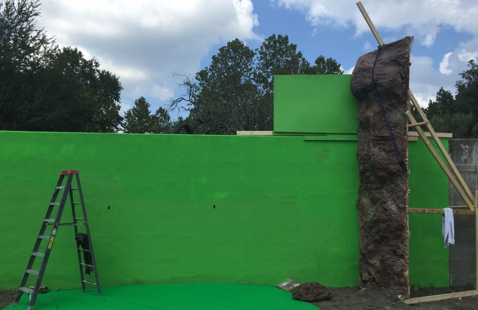 Green screen and wall