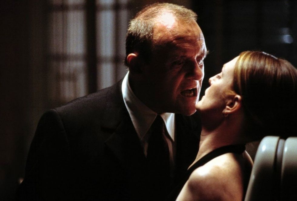 Hannibal-2001-anthony-hopkins-julianne-moore_0