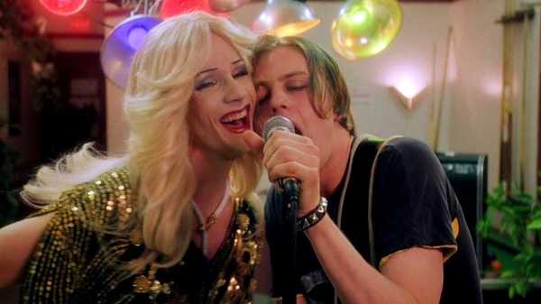 Hedwig and Tommy Gnosis singing together in Hedwig and the Angry Inch