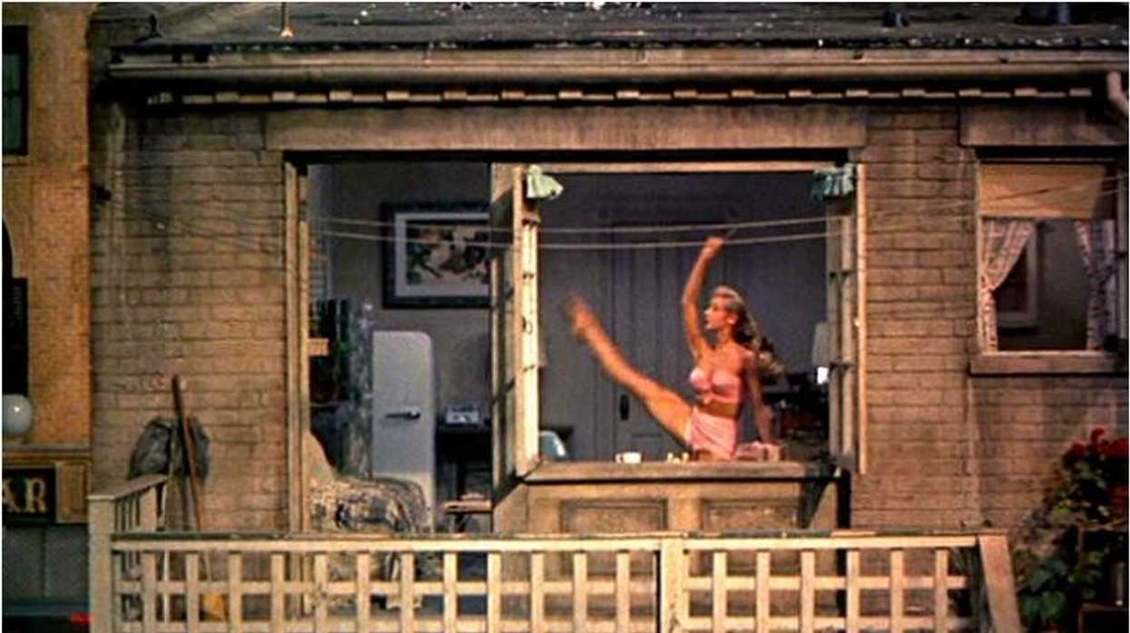 Hitchcock_rear_window_gallery_photo_11_new1