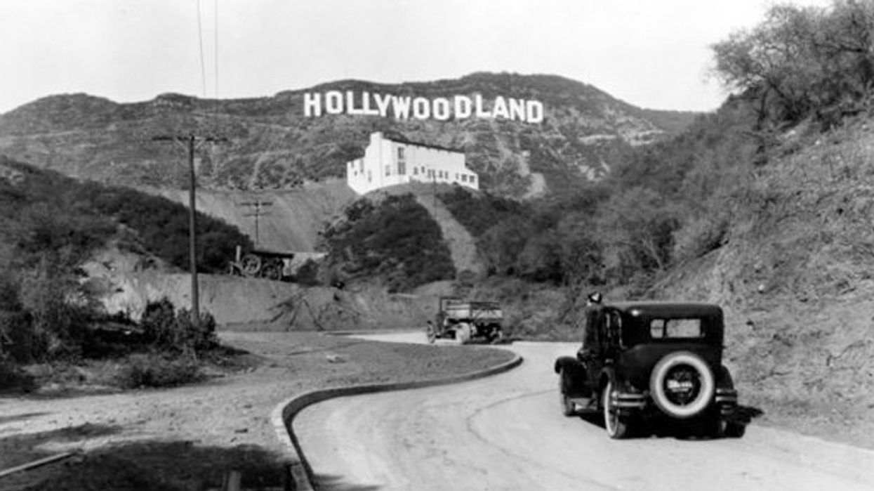 Hollywood-oldphoto-sign-700x368
