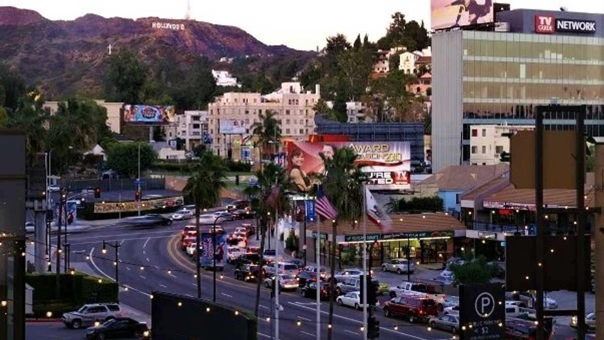 Hollywood Weighs Deal With AI Companies