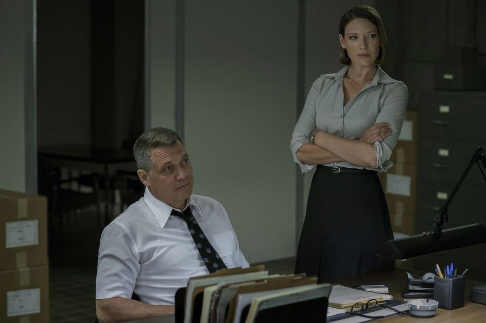 Holt McCallany and Anna Torv in Mindhunter