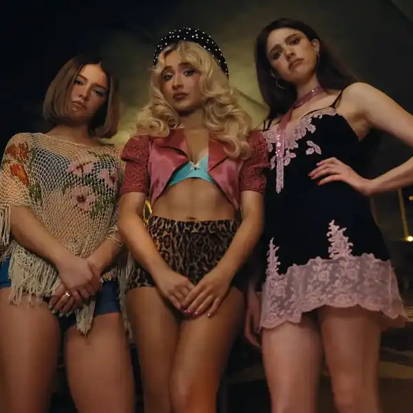 How Sabrina Carpenterâs "House Tour" Reinvents the Heist Aesthetic