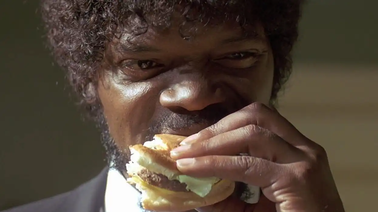 How Tarantino Uses Dialogue in the Burger Scene to Intimidate