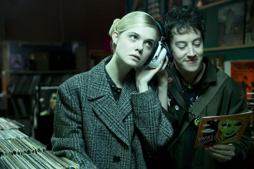 How_to_talk_to_girls_at_parties