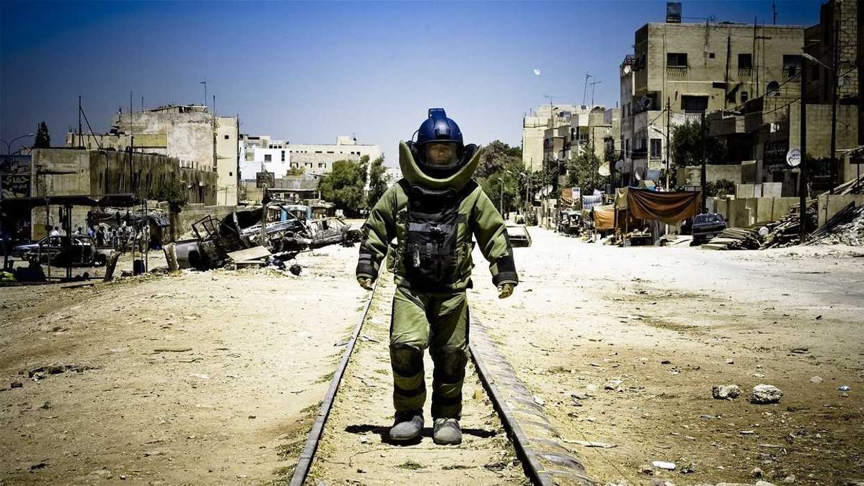 Hurt-locker-1200-1200-675-675-crop-000000
