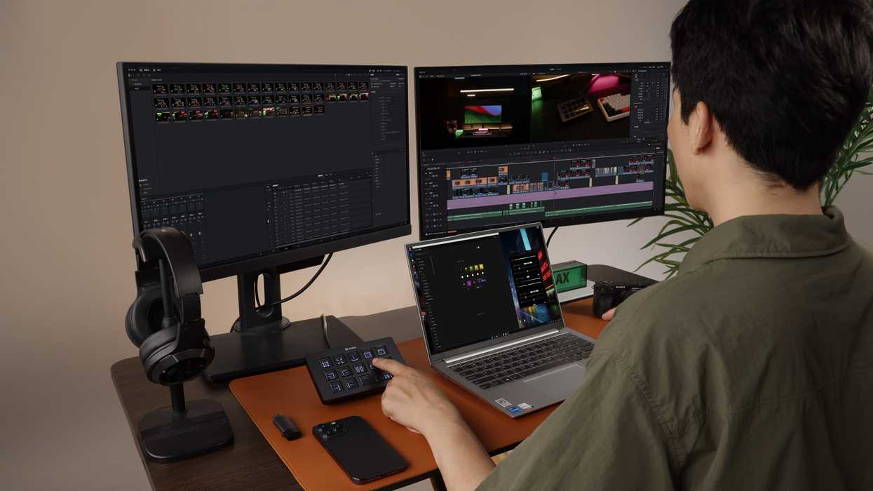 The Ulanzi D200H Deck Dock is the Ultimate (and Essential) Tool for Modern Creators
