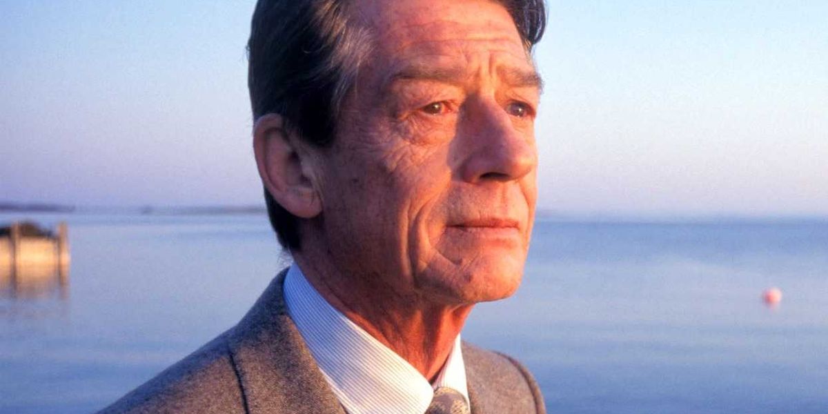 John Hurt Falls For a '90210' Star in This Surprisingly Tender Stalker Film From the '90s