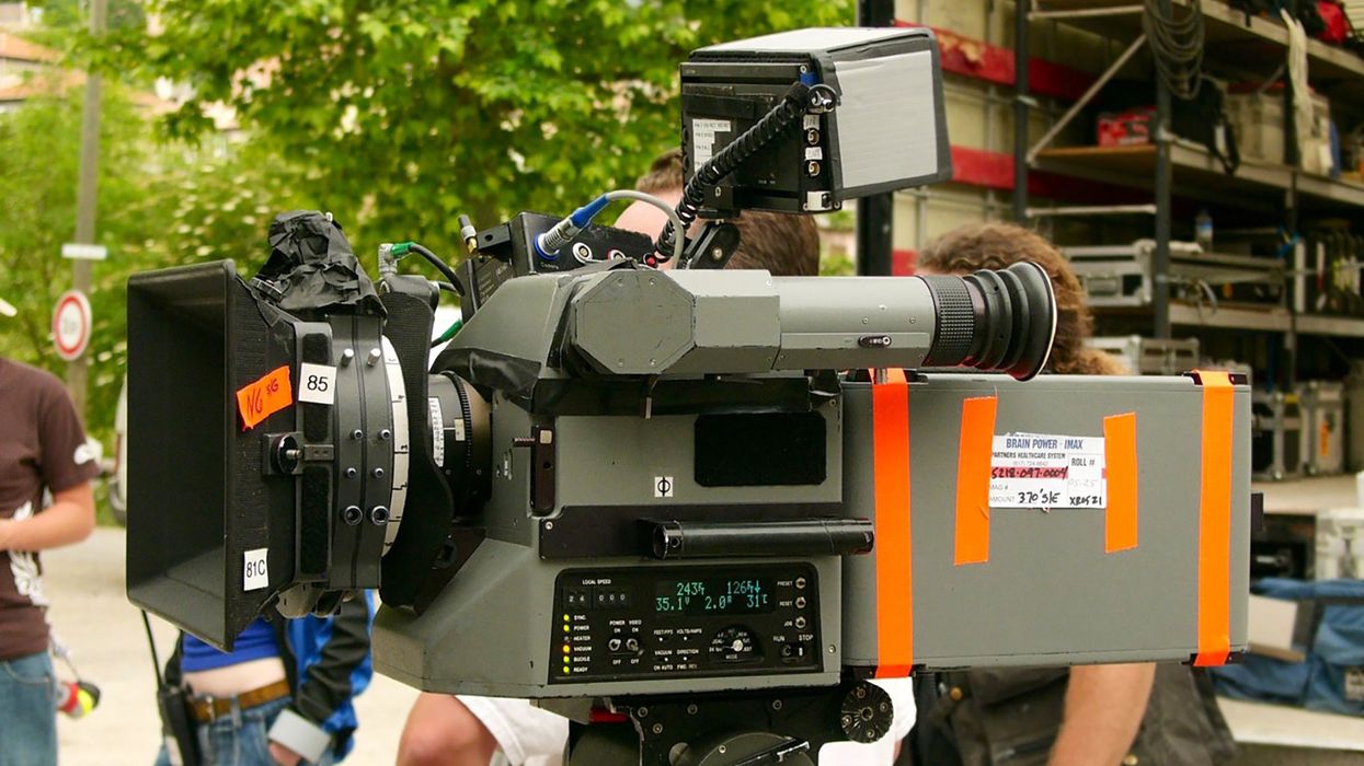 klatre pige Markér Large-Format Cinematography Goes Giant with New IMAX Film Cameras