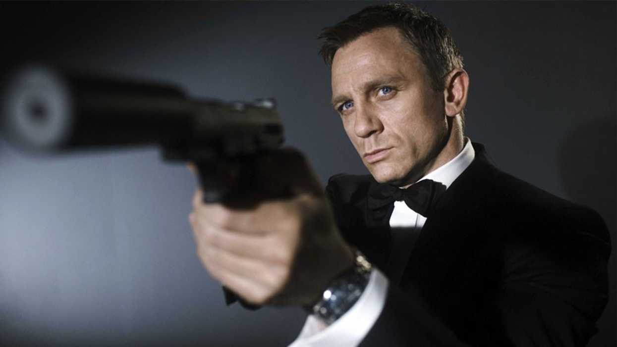 James-bond-with-silencer-on-gun